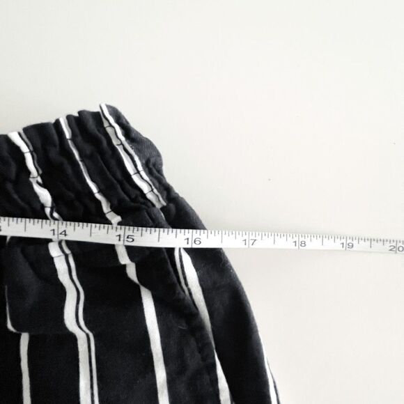 Jachs Girlfriend Womens Shorts Linen Blend Stretch Pinstripes Black White Large - Picture 6 of 9